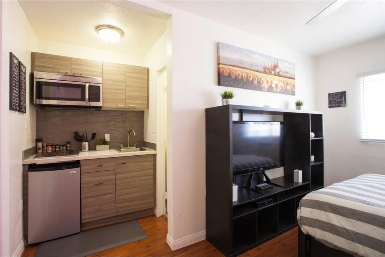 Hollywood Deluxe Suites Лос-Анджелес Экстерьер фото